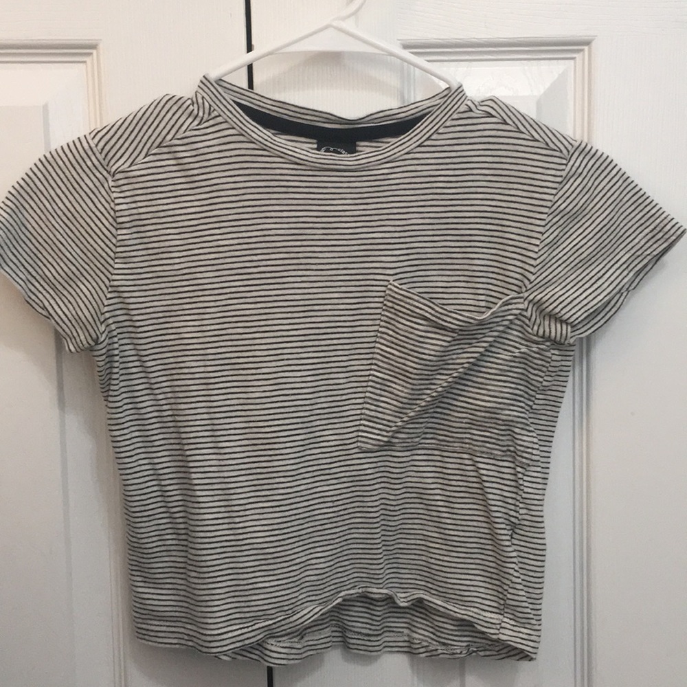 ✰ black and white striped crop top ✰